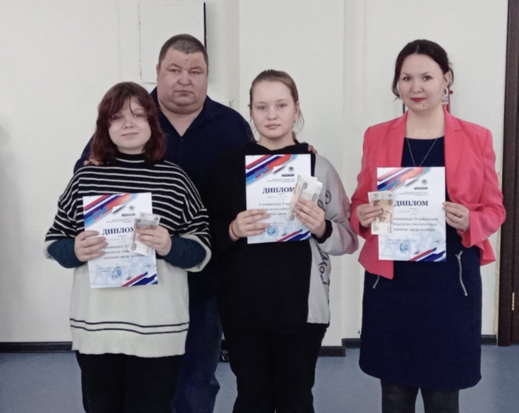 31 марта в Мулловке состоялся чемпионат Ульяновской области по стоклеточным шашкам и чемпионат Ульяновской области по стоклеточным шашкам среди женщин.