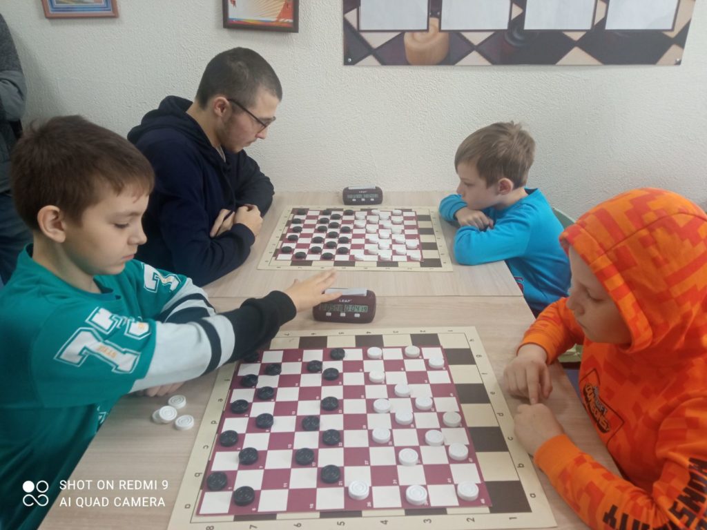 31 марта в Мулловке состоялся чемпионат Ульяновской области по стоклеточным шашкам и чемпионат Ульяновской области по стоклеточным шашкам среди женщин.
