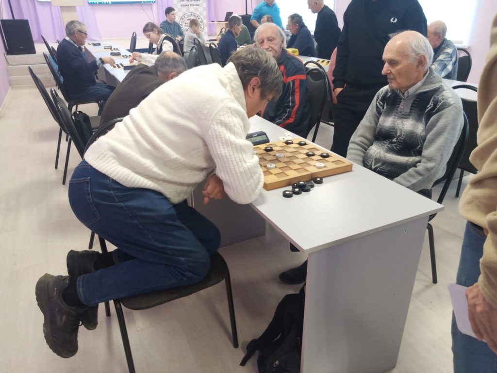 Молодость давит, но опыт не сдает своих позиций