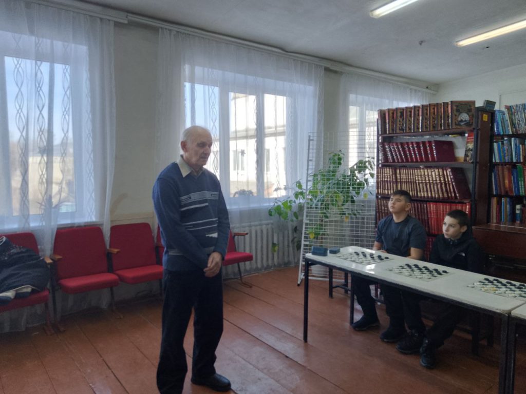 Делегация федерации шашек посетила Старокулаткинский район.