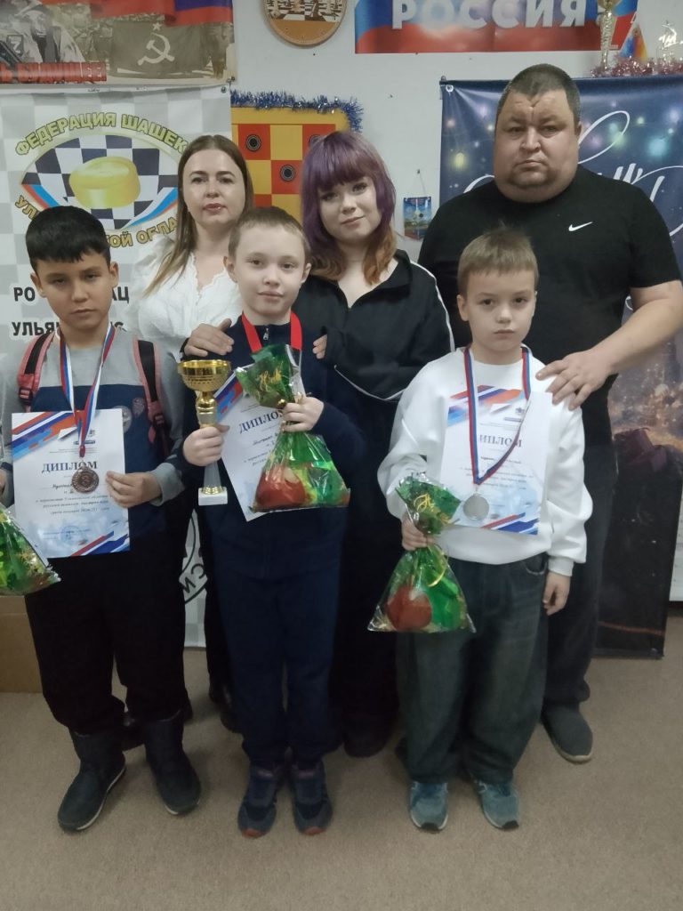 20 декабря в Мулловке продолжилось первенство Ульяновской области по русским шашкам.