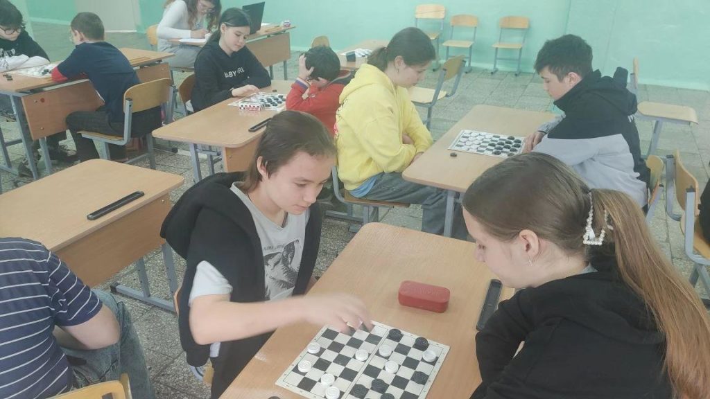 Товарищеский турнир по шашкам среди учащихся Заволжского района