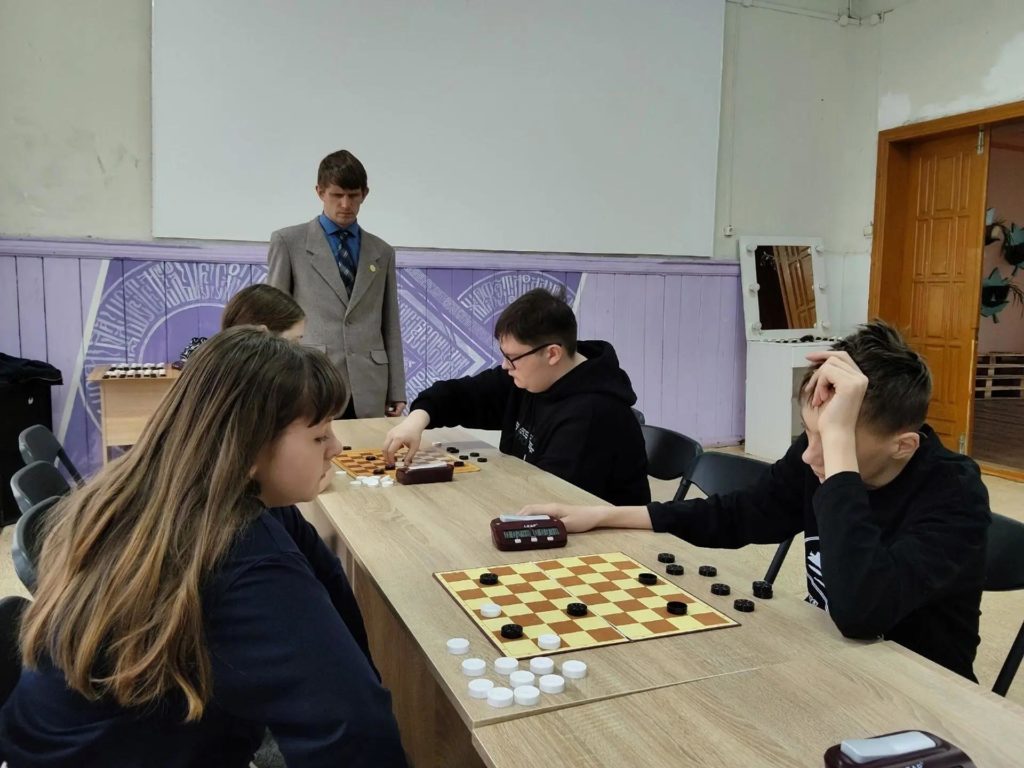 Первенство по русским шашкам среди учащихся
