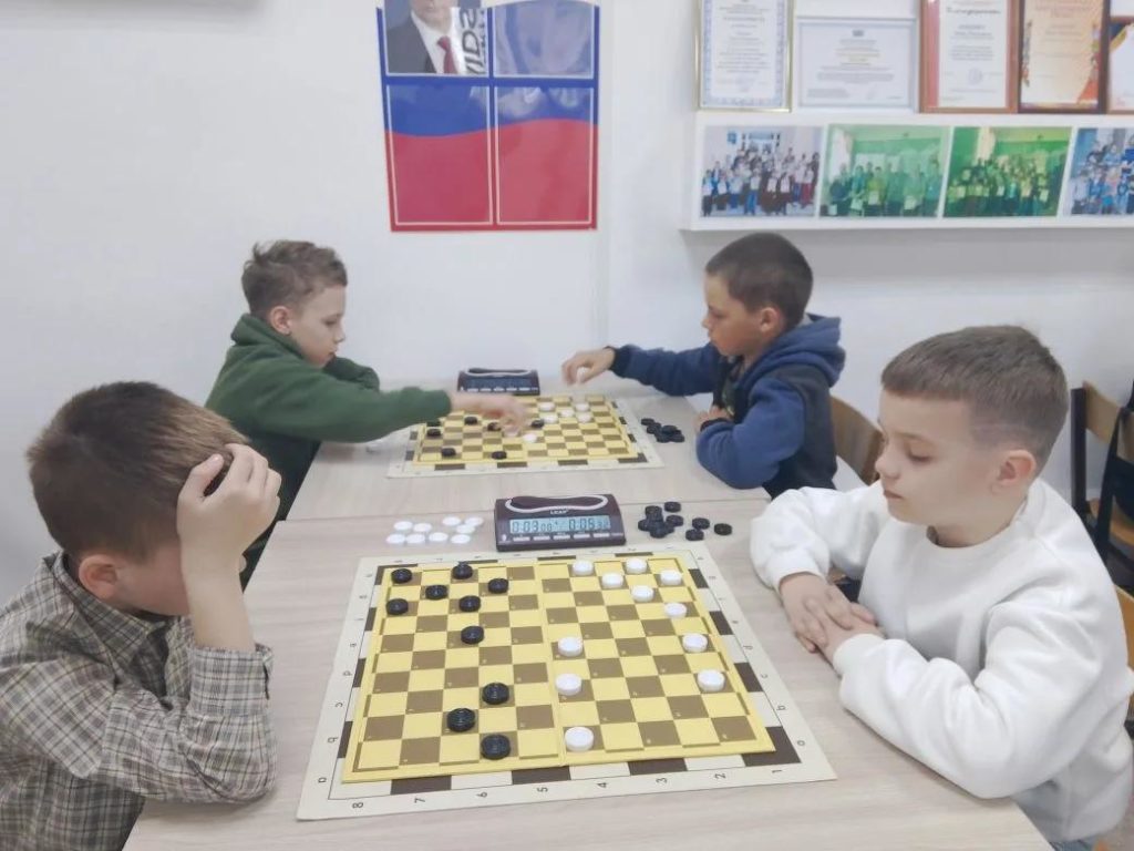 18 апреля в Мулловке состоялся чемпионат области по стоклеточным шашкам