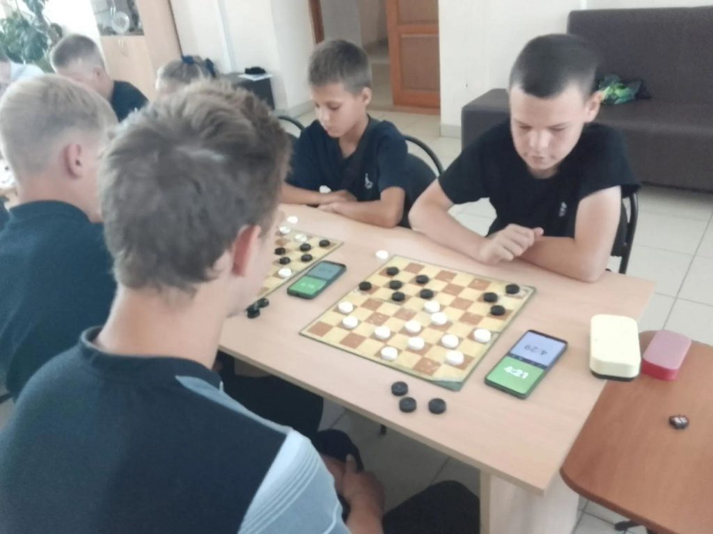 "Маленькие звёзды"